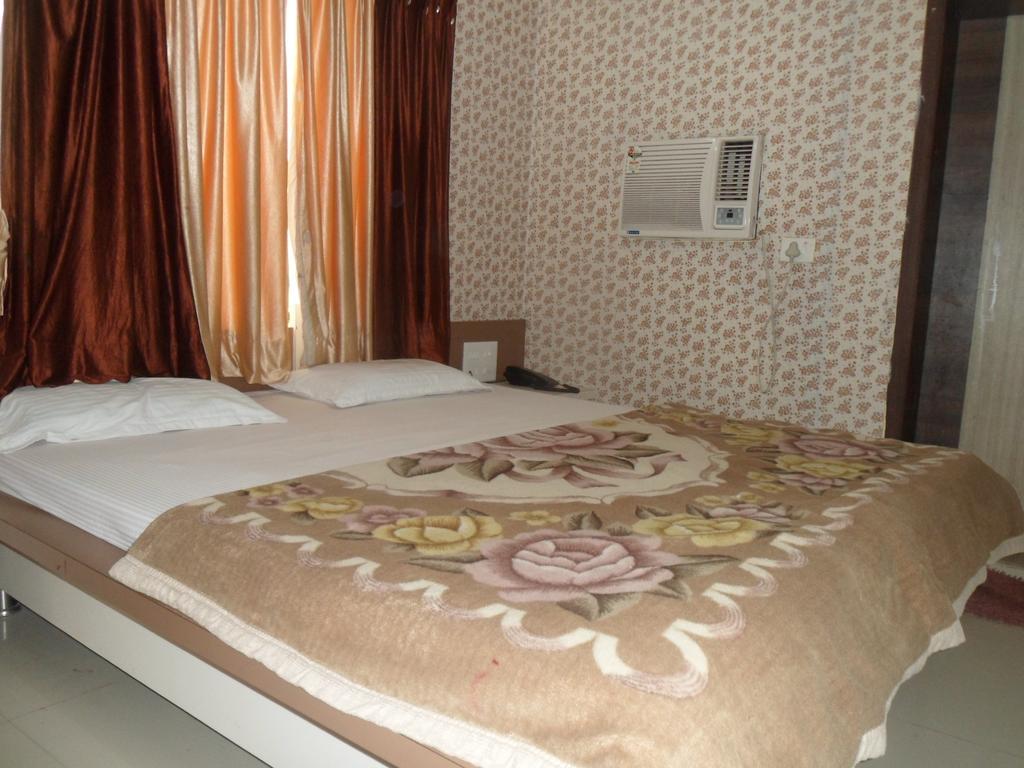 Hotel Raj Palace Dwārka Zewnętrze zdjęcie
