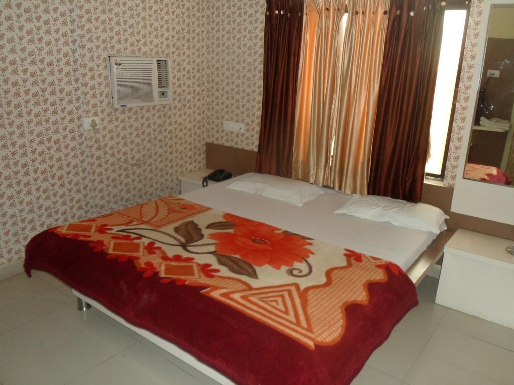 Hotel Raj Palace Dwārka Zewnętrze zdjęcie
