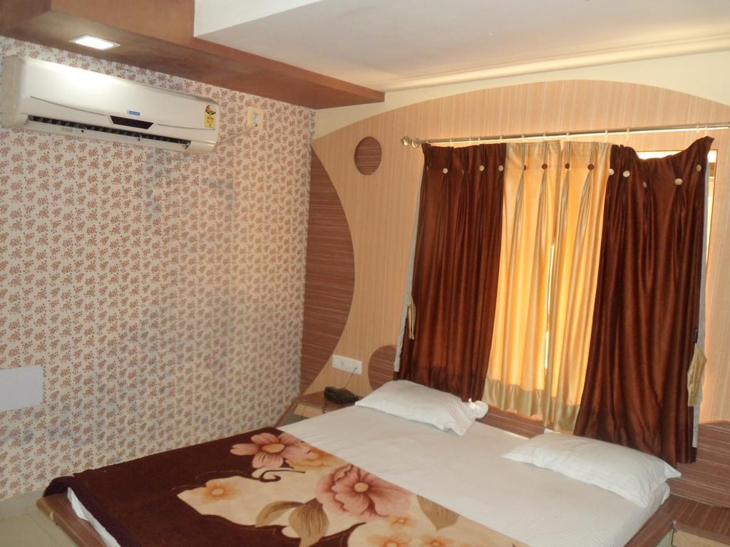Hotel Raj Palace Dwārka Zewnętrze zdjęcie